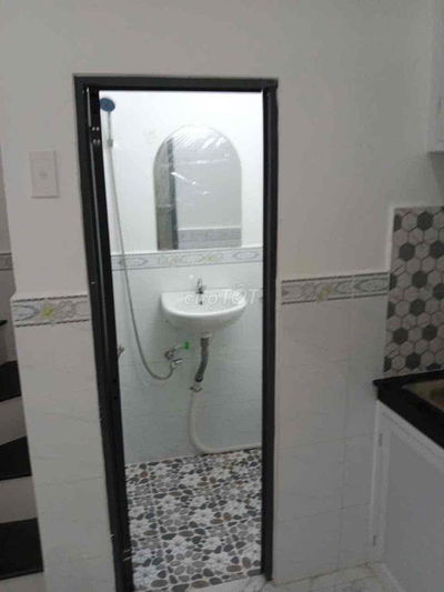 Cho thuê nhà nguyên căn, 1 trệt 2 lầu