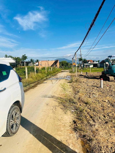 299tr bê tông thông cách ql 26 800m cách trung tâm thị xã 5p chạy xe