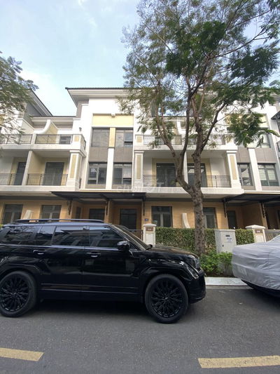 BIỆT THỰ Verosa Park 23ti 146M2, 1T 3L,CẠNH HỒ BƠI sổ hồng hướng mát