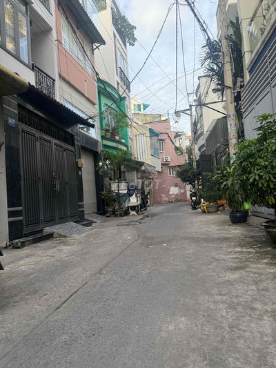 NGAY CẦU THỊ NGHÈ HẺM XE HƠI1 TRUC 56m2 NHÀ 3 TẦNG 5  PN  DÒNG TIỀN