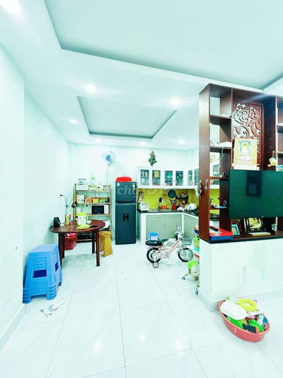 HOÀNG DU KHƯƠNG HÀNG XÓM HÀ ĐÔ Q.10 - N4*D9 - XÂY 3 TÂNG BTCT VỚI 2PN