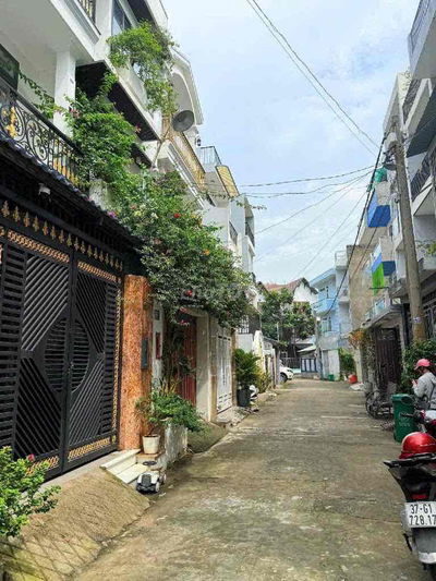 BÁN LÔ ĐẤT 51M2 NGANG 4,5 HẺM XE HƠI ĐỖ CỬA-PHÚ HỮU-QUẬN