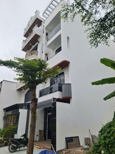 NHỈNH 6 TỶ NHÀ 4 TẦNG - SÁT PHÚ MỸ HƯNG- DT 5 X18 - HẺM XE TẢI