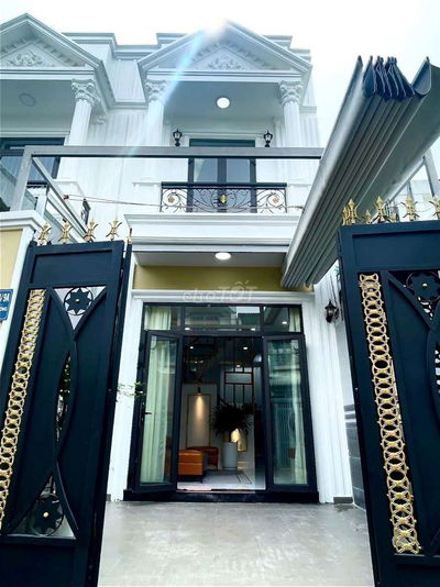 Nhà Phố Liền Kề DT: 4m x 15m SHR Đường ÔTÔ