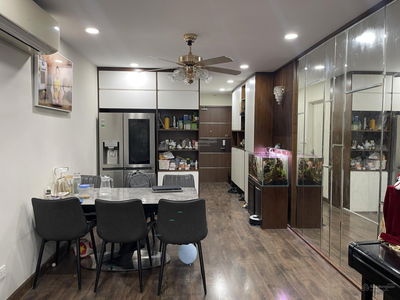 Chính chủ cần Bán căn góc 3 ngủ. Full kính. Tầng trung. Sổ đỏ lâu dài tại 47 nguyễn tuân. Giá 11x