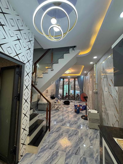 NHÀ ĐEP 9 CHỦ Q7