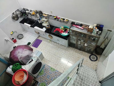 Cho thuê căn hộ chung cư lầu 1, mặt tiền đường Trần Hưng Đạo B, Quận 5