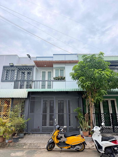 Nhà 3 Phòng ngủ - 1 trệt 1 lầu 4x14 Giá rẻ chính chủ