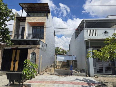 Bán Lô đường Nguyễn Quý Cảnh. Hòa quý. 7m5. 4 tỷ 150 có tl