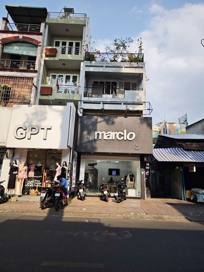 MẶT TIỀN TUYẾN KINH DOANH THỜI TRANG – SỐ 71 TRẦN QUANG DIỆU, QUẬN 3