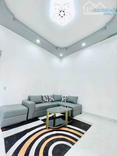 Nhà hẻm Xô Viết - Ngay cạnh chợ Lớn BMT ( 83m2 )