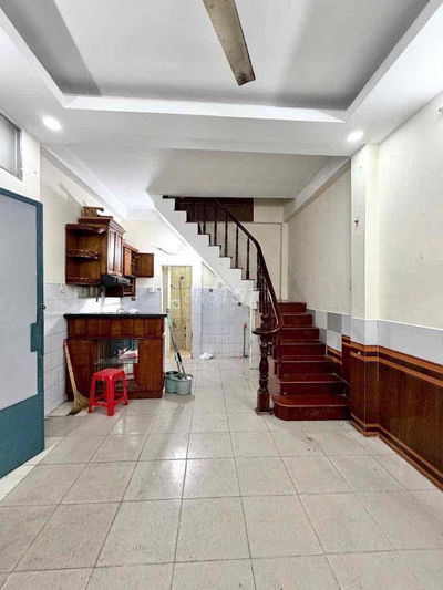 nhà nguyên căn quận 1 ngay chợ Tân Định 3 tầng giá chỉ 13 triệu