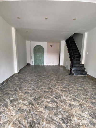 nhà 3 tầng NGUYỄN TRI PHƯƠNG, 40m.trống suốt,vị trí đẹp