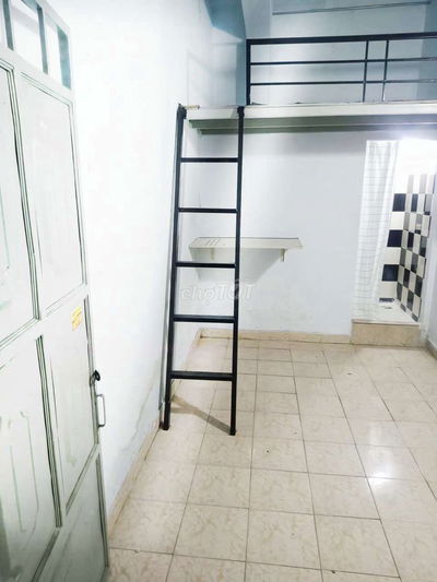 Phòng cho thuê giá rẻ, giờ giấc tự do, xe miễn phí, ko phí quản lý..