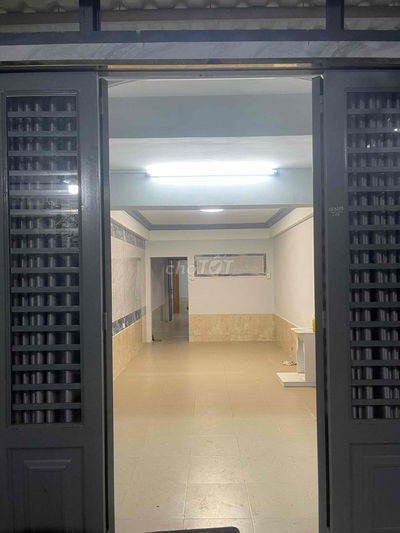 Hoa Hồng 1% Bán nhanh nhà hẻm xe hơi F4 Q8