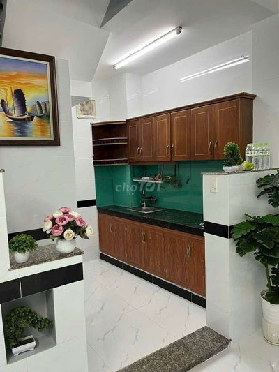 Nhà CMT8 đẹp mới tận 3 phòng ngủ gần vòng xoay dân chủ - 20m2