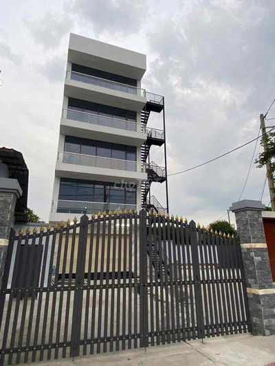 Cho thuê Toà nhà mới xây 100% đầy đủ giấy tờ Đại Lộ Bình Dương