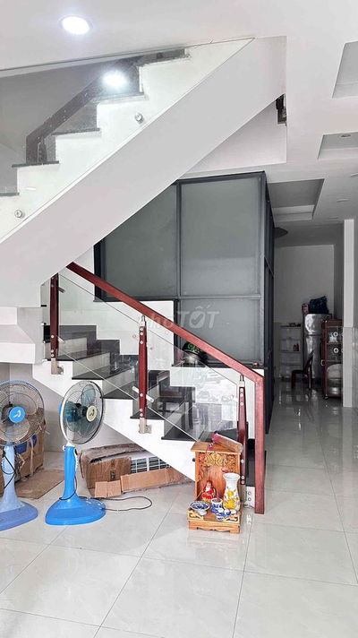 NHÀ 2 TẦNG – ĐỐI DIỆN GIGAMALL – HXH THÔNG- SÁT PHẠM VĂN ĐỒNG