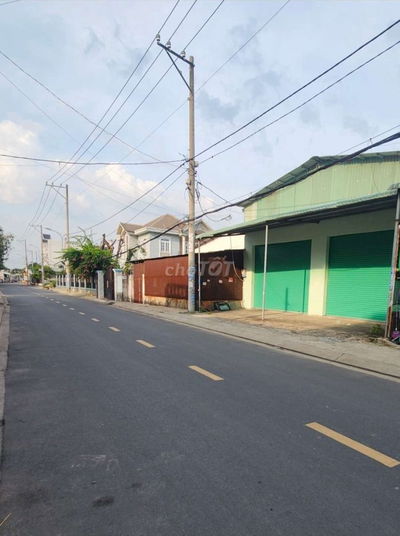 Cho thuê kho mặt tiền nhựa Đông Thạnh, HM, 10x40m