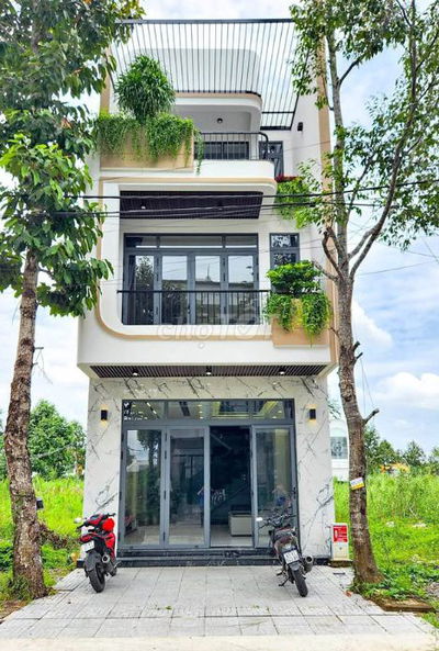 Cần Bán Căn 1 trệt 2 lầu - Sổ Riêng - Gần Chợ, Gần Trường - Mặt Tiền.