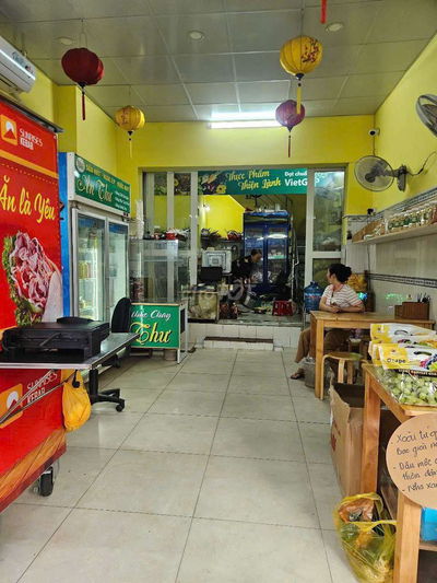 Nhà mặt tiền giữa chợ đường số 3 p9 gv cũ. 4x11m lầu 2pn 2wc.