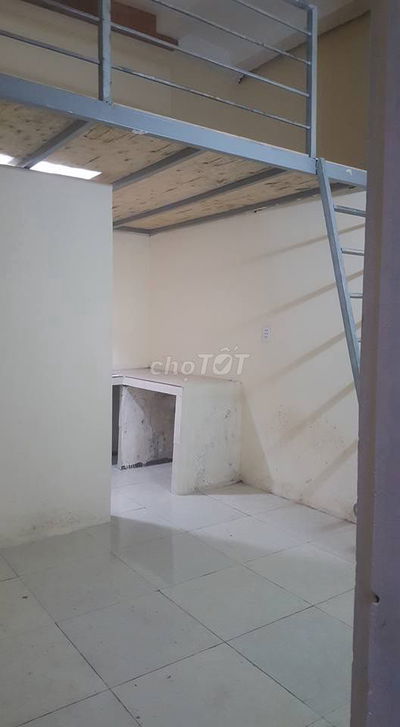 Phòng trọ giá rẻ ( có gác xép, vệ sinh khép kín ) khu vực Chính Kinh