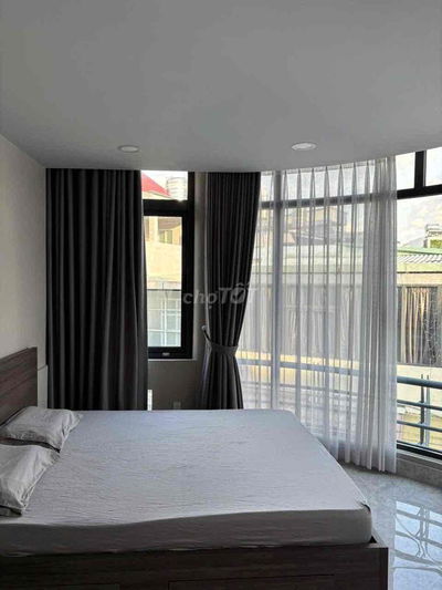 Cho thuê phòng ngay đường Lê Văn Sỹ, Quận 3 gần CV LÊ VĂN TÁM - 27m2