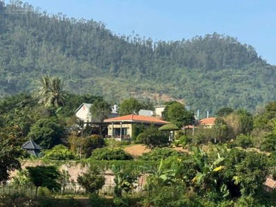 Cắt Bán 280m2 nhỉnh 10tr/m tại lõi trung tâm Hoà Lạc