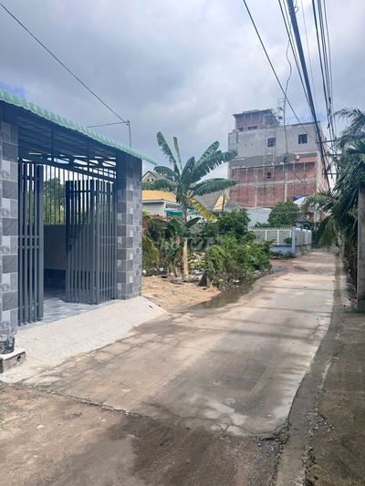Cho thuê nhà nguyên căn 3 phòng ngủ, 1 phòng khách, 1 phòng bếp, 2 WC