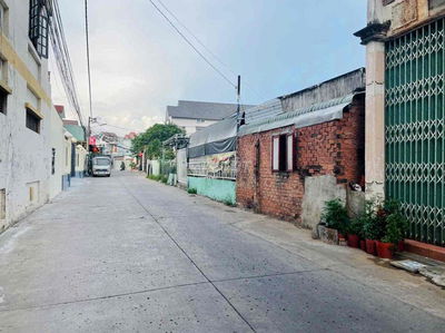 Nhà vị trí 2 đường Đồng Khởi. sổ riêng thổ cư. đường 2 ô tô né nhau