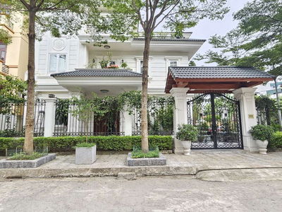 Chính chủ gửi bán Biệt Thự Phú Lương,dt 200m-mt:12m,sát đường đôi.