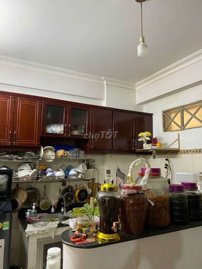 Bán chung cư Bùi Tư Toàn có sân vườn