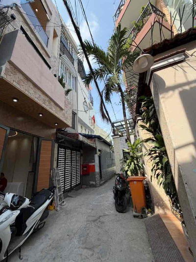 NHÀ PHAN VĂN TRỊ, P1, GV KẾ BÊN NHÀ HÀNG HƯƠNG PHỐ GIÁ: 4 TỶ 890