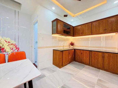 Nhà đẹp hẻm ô tô, 4m x 11m, Phạm Văn Chiêu, Gò Vấp, 5 tỷ nhỉnh, sổ vuo