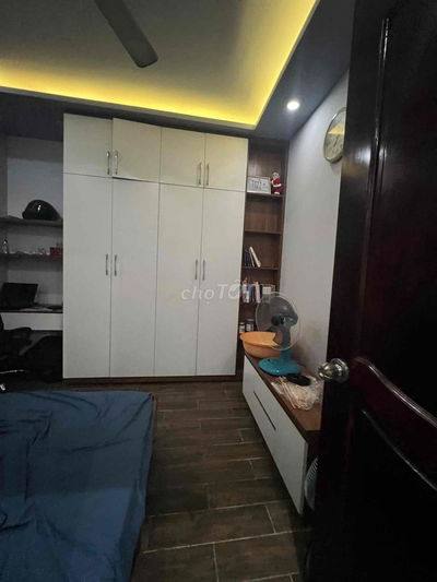 cho thuê tầng 1 50m2 nhà nguyên căn, full nội thất, cao đẳng công thuo