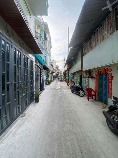 BÁN NHÀ QUẬN 11, GẦN VÒNG XOAY LĐH, 15m2, 3 TẦNG, HẺM 6m