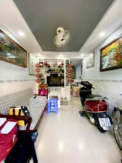 NGUYỄN KIỆM - GẦN 40M2 - 3 TẦNG - 4 PHÒNG NGỦ 💰