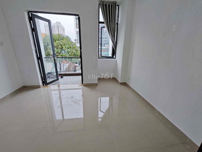 Studio Bancol Cửa Sổ Trời Siêu Rộng Ngay Cầu Chữ Y Thuận Tiện Quận 5