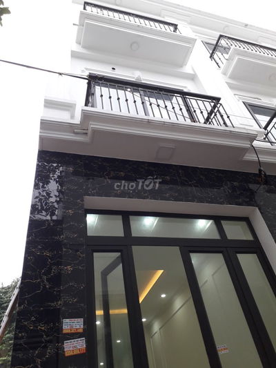 2.45 tỉ , nhà 35m x 4 tầng , ngay Yên Nghĩa , chợ, ô tô đỗ ngay nhà