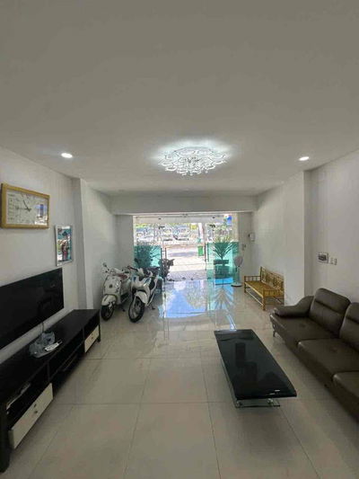 Bán nhà mặt tiền Lê Thị Riêng, Q12