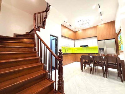 NHÀ QUÁ ĐẸP CẦU GIẤY - 37m -5 tầng 10.8 tỷ