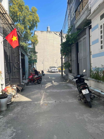 NHÀ KHU PHÂN LÔ 180m2 NGANG KHỦNG 5.5m CHỢ ĐẦU MỐI QL13 HBP THỦ ĐỨC