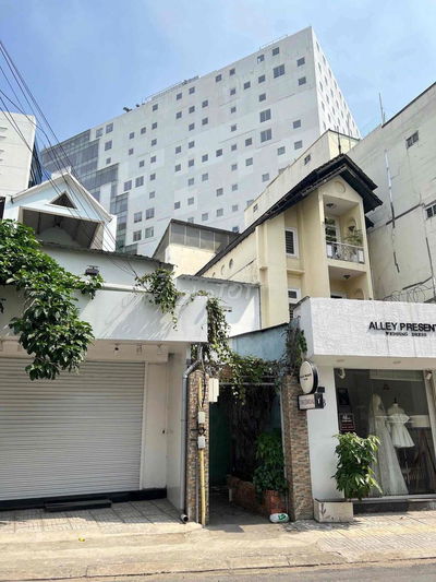 Mặt Tiền đường Tân Hải,P.13, Q.Tân Bình. dt 10.38x38 nở hậu 10.59