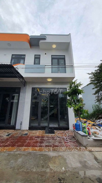 Cần bán 2 căn . Phú an dtsd 128mv lộ 12m. Giá 3ty2. 3pn