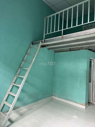 Phòng trọ cách Phạm Văn Đồng 150m