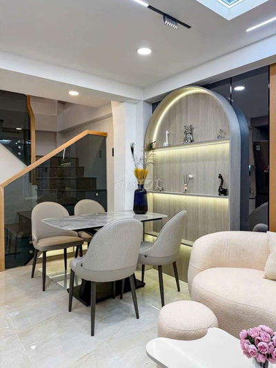 🏣SIÊU HÓT Q3-NHÀ ĐẸP 3PN CÓ SÂN THƯỢNG-BTCT-FULL NỘI THẤT HƠN 4 TỶ