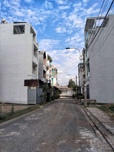 🔥 NÓNG  - LÒ LU 30M SẮP XONG -5.8 TỶ – NHÀ 3 TẦNG 52M²- XE HƠI ĐỖ CỬA