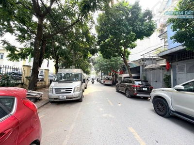 BÁN NHÀ PHỐ TRUNG KÍNH 105M, PHÂN LÔ, 2 THOÁNG, Ô TÔ TRÁNH, KINH DOANH, 33.9 TỶ