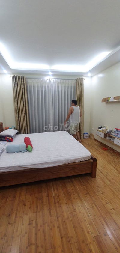 Cho thuê nhà liền kề Mỗ Lao 60mx 5 T6pn full đồ ô tô tránh 20tr/tháng.