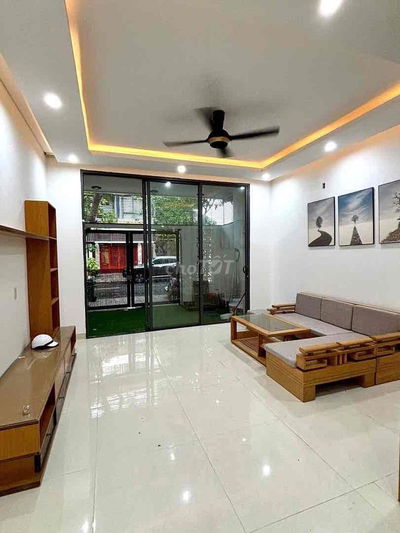 NHÀ ĐẸP 3 TẦNG SÁT BIỂN - 27 TRIỆU